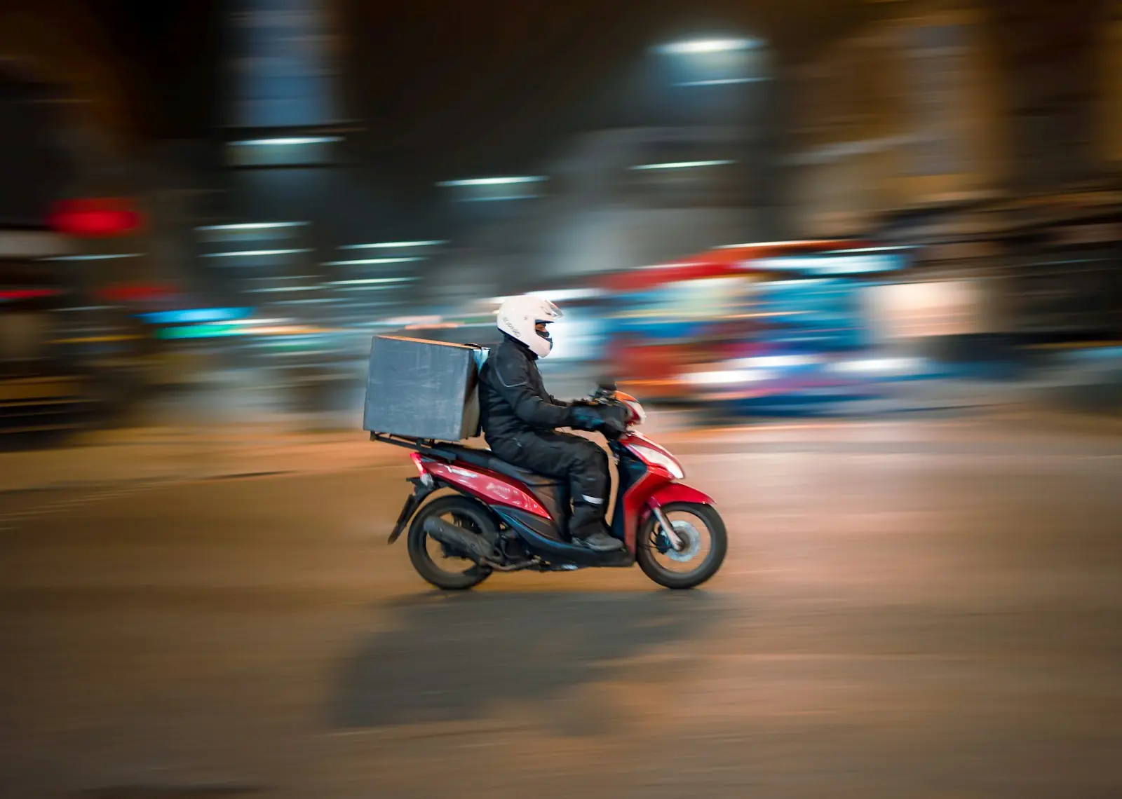 Featured image for Craving a Mouthwatering Burger? Sneaky Burger Delivers to Your Doorstep in No Time!